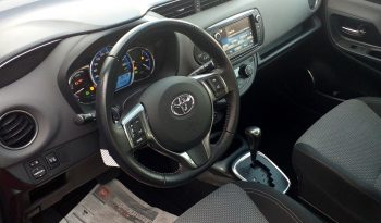Toyota Yaris 1.5 Hsd Comfort + P.Style completo